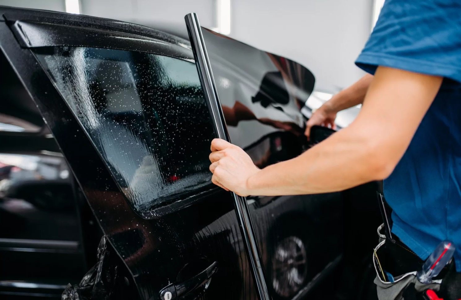 Ikkunatummennus Suojaa Tehokkaasti Auringolta Ja Auringon Uv-Säteilyltä
